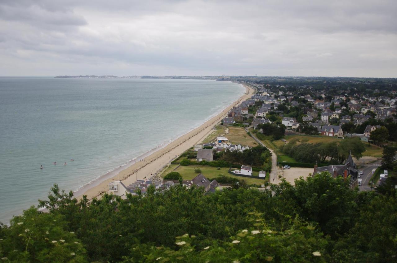 Charmante Maison De Pecheur En Baie Du Mont Saint Michel Genets Bagian luar foto