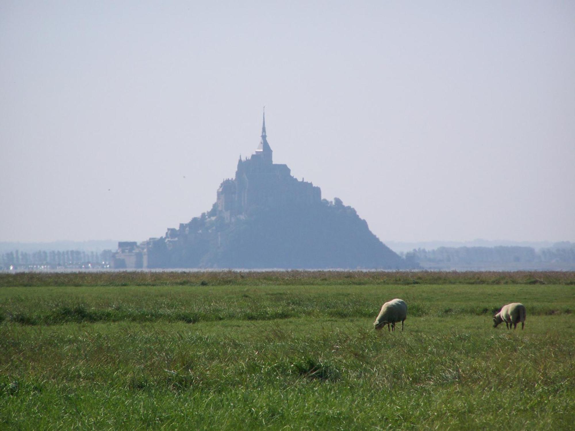 Charmante Maison De Pecheur En Baie Du Mont Saint Michel Genets Bagian luar foto